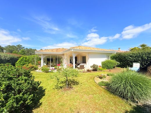Luxury home in Lanton, Gironde