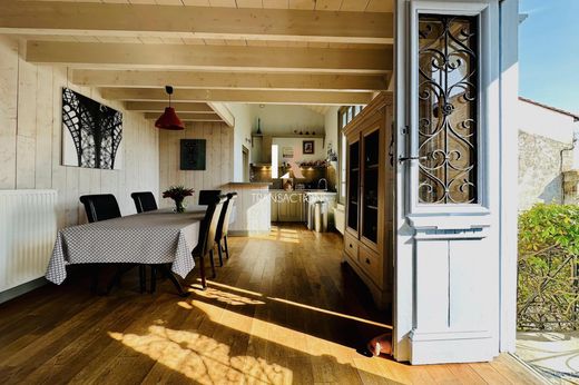 Luxury home in Sainte-Marie-de-Ré, Charente-Maritime
