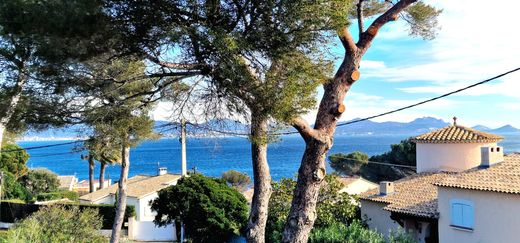 Apartment / Etagenwohnung in Les Issambres, Var