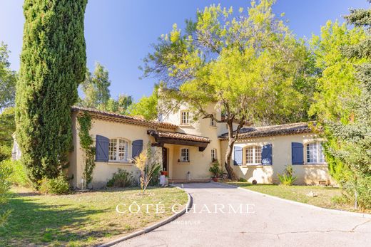 Luxury home in Garéoult, Var