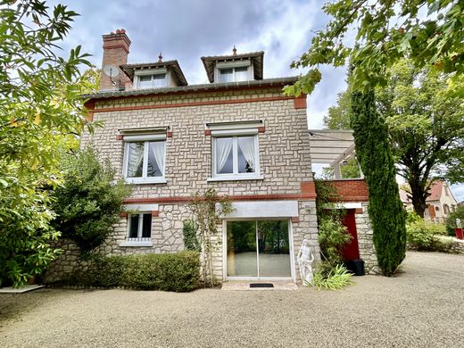 Maison de luxe à Saint-Pierre-lès-Nemours, Seine-et-Marne