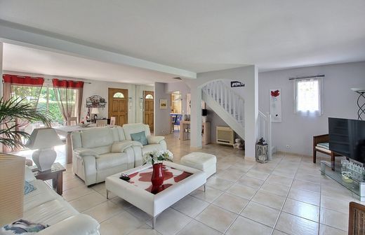 Luxe woning in Saint-Martin-de-Londres, Hérault