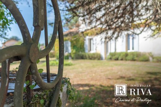 Luksusowy dom w Camblanes, Gironde