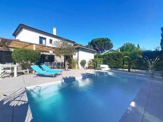 Luxury home in Ternay, Rhône