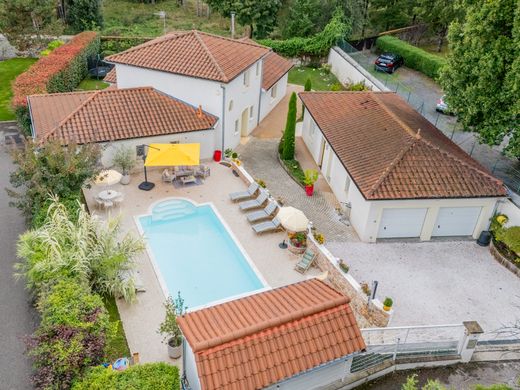 Villa Saint-Priest-en-Jarez, Loire