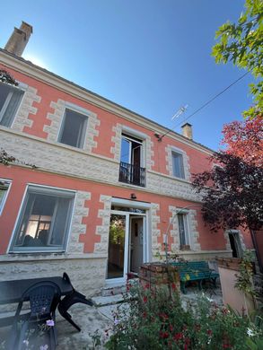 Πολυτελή κατοικία σε L'Isle-Jourdain, Gers