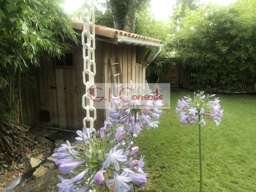 Luxury home in Arès, Gironde