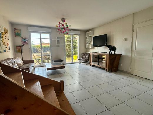 Luxus-Haus in Bruges, Gironde