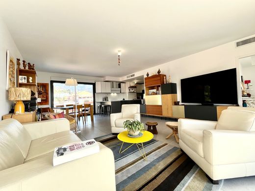 Apartment / Etagenwohnung in Menton, Alpes-Maritimes