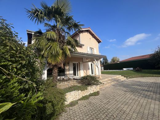 Luxus-Haus in Précieux, Loire