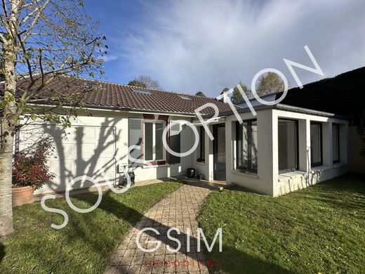 Luxury home in La Celle-Saint-Cloud, Yvelines