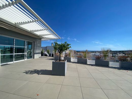 Apartment / Etagenwohnung in Cagnes-sur-Mer, Alpes-Maritimes