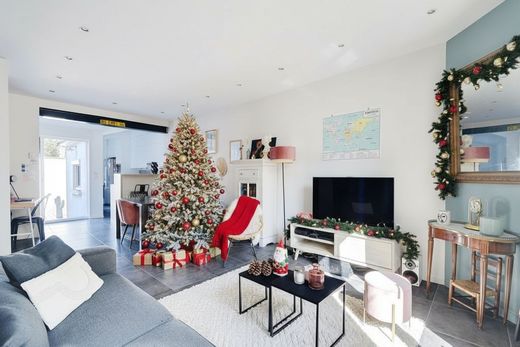 Элитный дом, Le Perreux-sur-Marne, Val-de-Marne