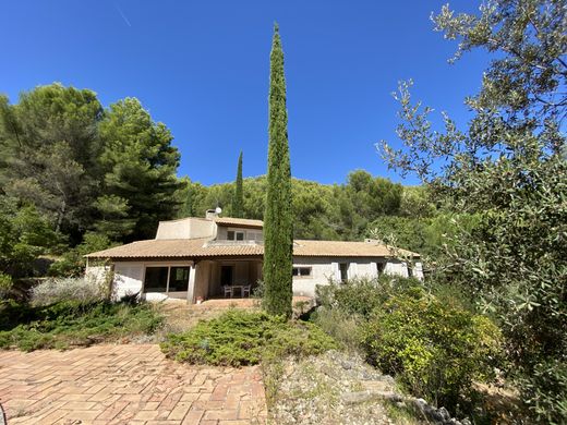 Вилла, Le Revest-les-Eaux, Var