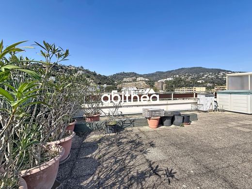 Квартира, Mandelieu-la-Napoule, Alpes-Maritimes