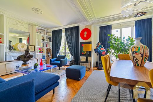 Apartment in La Muette, Auteuil, Porte Dauphine, Paris