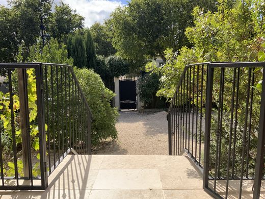 Uzès, Gardの高級住宅