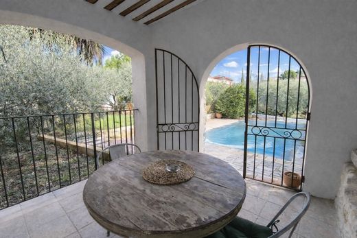 Luxury home in Pierrevert, Alpes-de-Haute-Provence