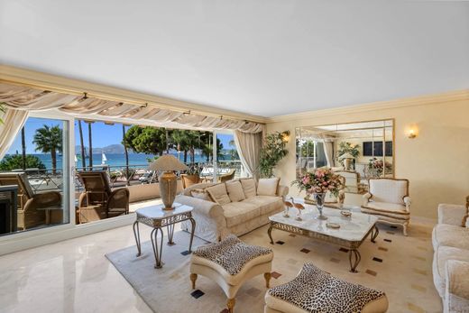 カンヌ, Alpes-Maritimesのアパートメント