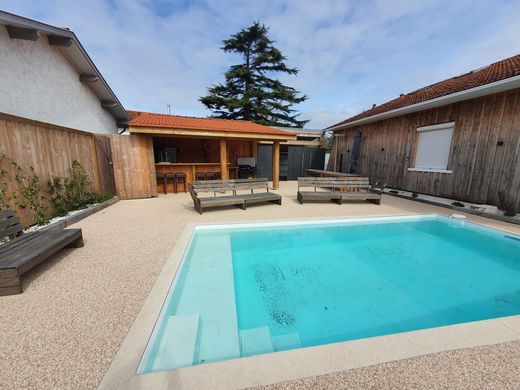 Luxe woning in Gujan-Mestras, Gironde