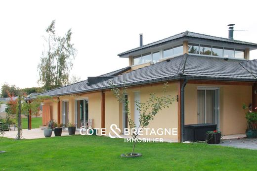Luxury home in Saint-Agathon, Côtes-d'Armor