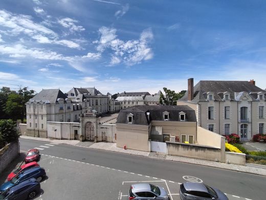 Duplex a Laval, Mayenne