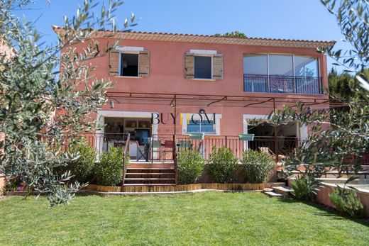 Luxury home in L'Isle-sur-la-Sorgue, Vaucluse