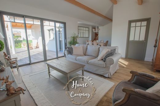 Vaux-sur-Mer, Charente-Maritimeの高級住宅