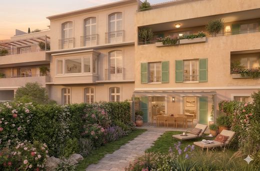 Apartment / Etagenwohnung in Hyères, Var