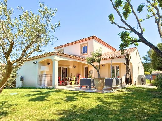 Casa di lusso a Le Puy-Sainte-Réparade, Bocche del Rodano