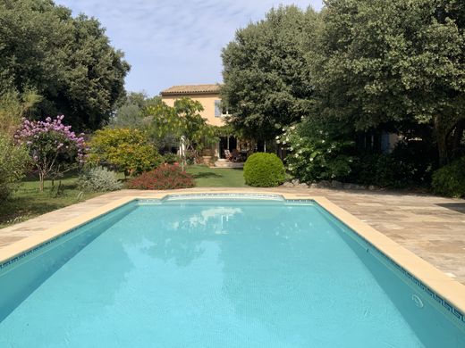 호화 저택 / Uzès, Gard