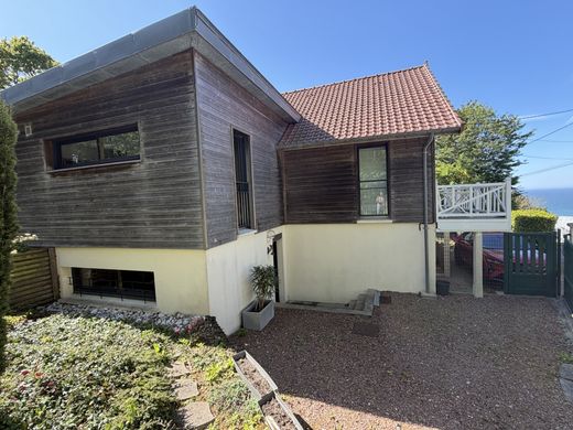 Luxury home in Ault, Somme