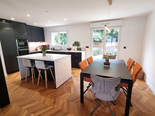 Luxus-Haus in Theix, Morbihan