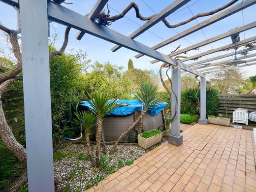 Luxus-Haus in Clapiers, Hérault