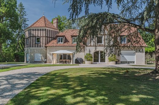 Luxury home in Chantilly, Oise