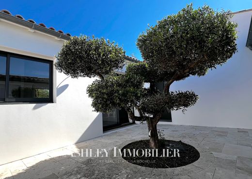 Luxury home in Saint-Martin-de-Ré, Charente-Maritime