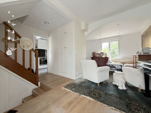 Luxury home in Rueil-Malmaison, Hauts-de-Seine