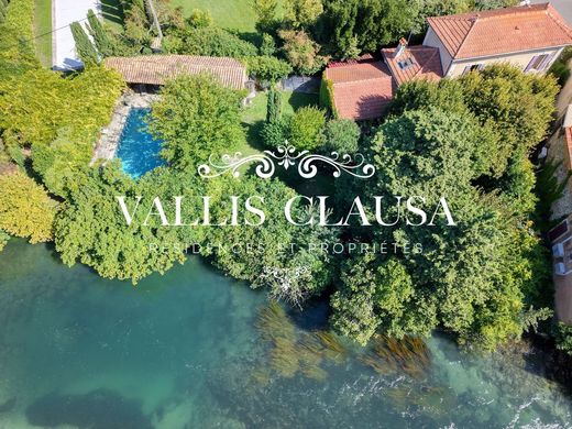 L'Isle-sur-la-Sorgue, Vaucluseの高級住宅