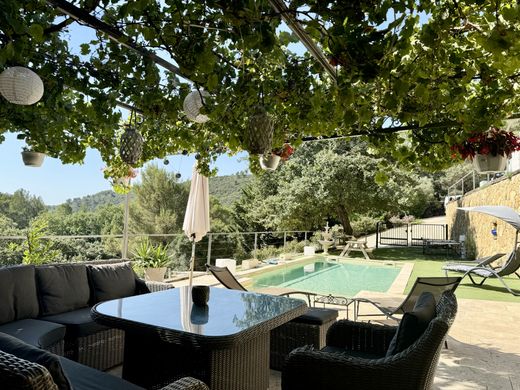 Villa in Le Cannet-des-Maures, Var