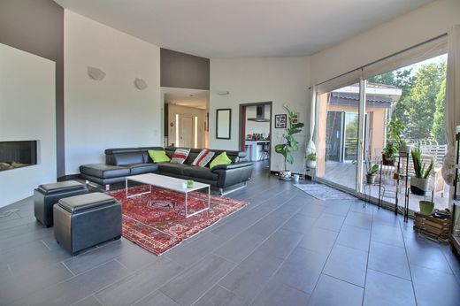 빌라 / Vourles, Rhône