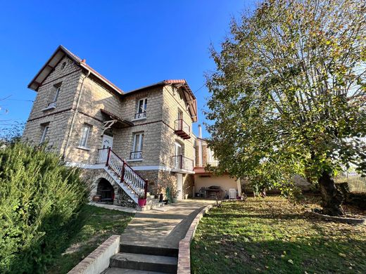 Luxe woning in Couilly-Pont-aux-Dames, Seine-et-Marne