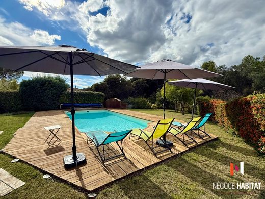 Luxus-Haus in Sommières, Gard