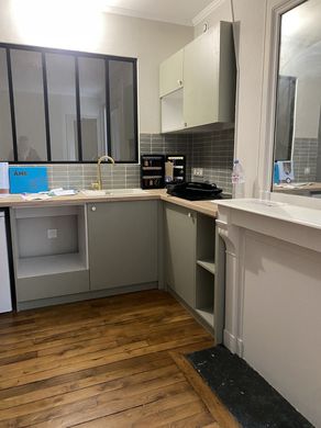 モンパルナス、アレジア、モンスーリ, Parisのアパートメント