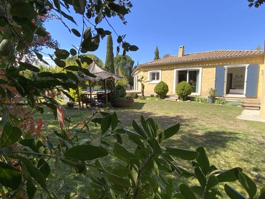 Элитный дом, Uzès, Gard