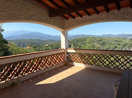 빌라 / Ceret, Pyrénées-Orientales