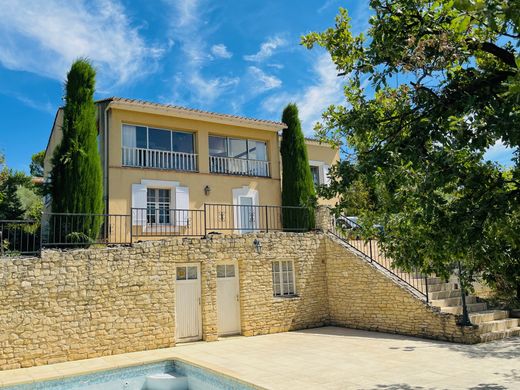 Πολυτελή κατοικία σε Saint-Saturnin-lès-Apt, Vaucluse