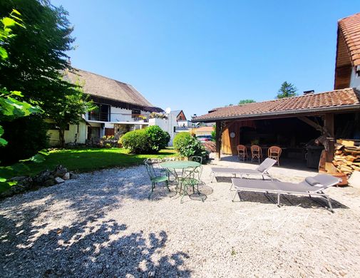 Luxe woning in Doussard, Haute-Savoie