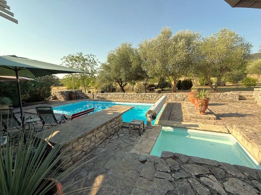 Casa di lusso a Saint-Hippolyte-du-Fort, Gard