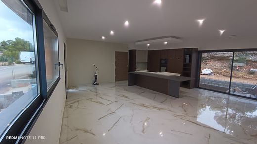 Luxury home in Lézignan-Corbières, Aude