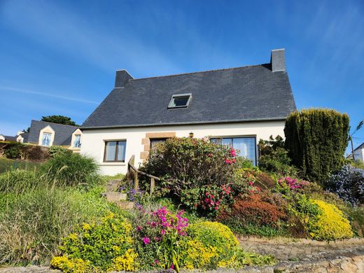 Luxus-Haus in Perros-Guirec, Côtes-d'Armor